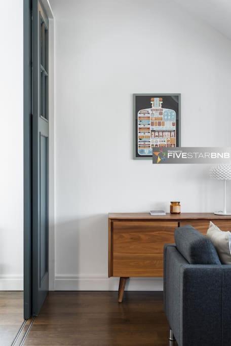 Cool Urban Apartment With Stunning Castle Views Edinburgh Dış mekan fotoğraf