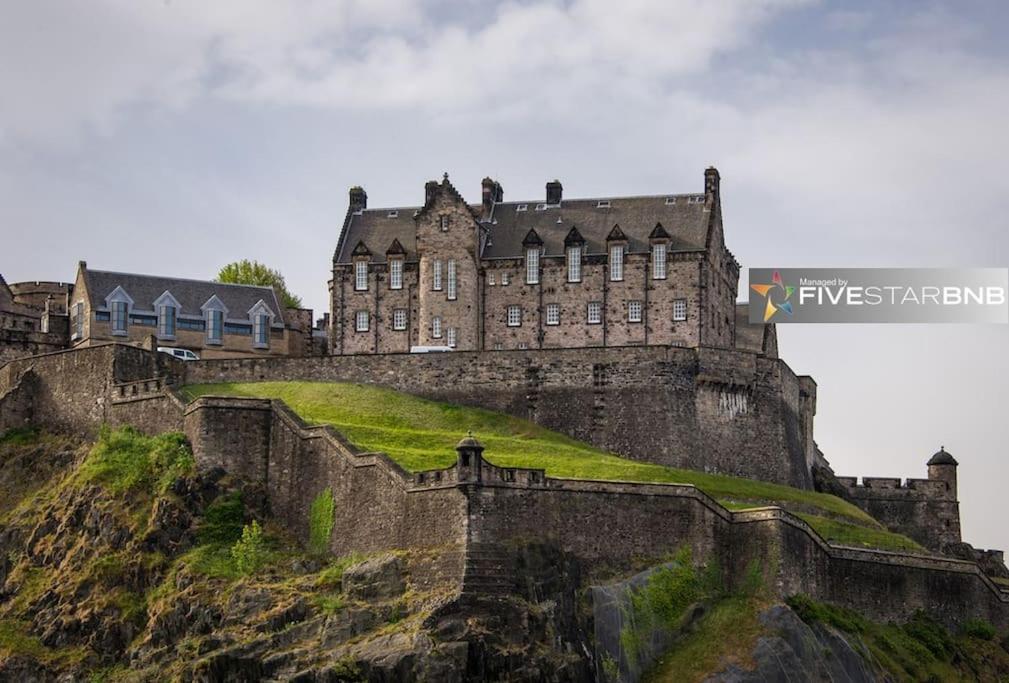 Cool Urban Apartment With Stunning Castle Views Edinburgh Dış mekan fotoğraf